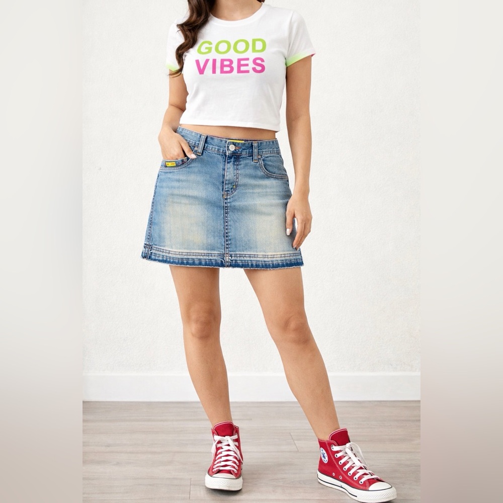Lady ENYCE Vintage Denim Mini Skirt w/ Neon Stitch Detail~Size 30=US12/14 (L/XL)
